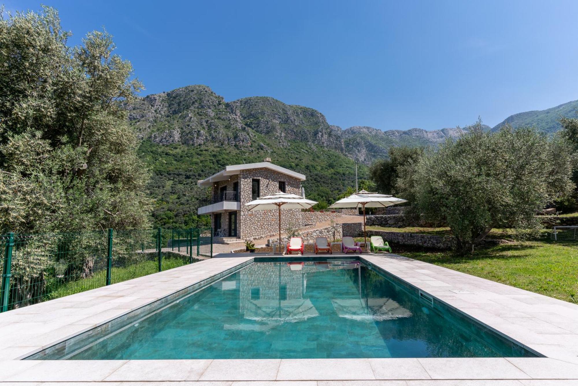 Family House Giardino Bar